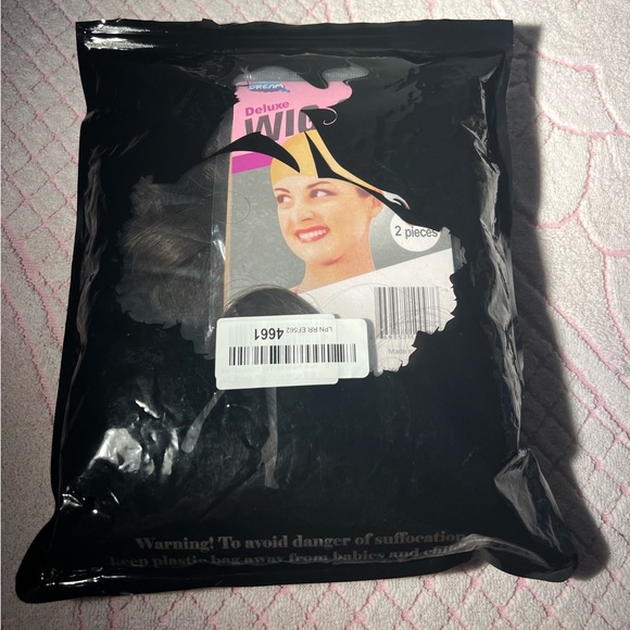 ENTRANCED STYLES Short Curly Wavy Bob Synthetic Wig With Bang Comes With Wig Cap - Picture 10 of 10